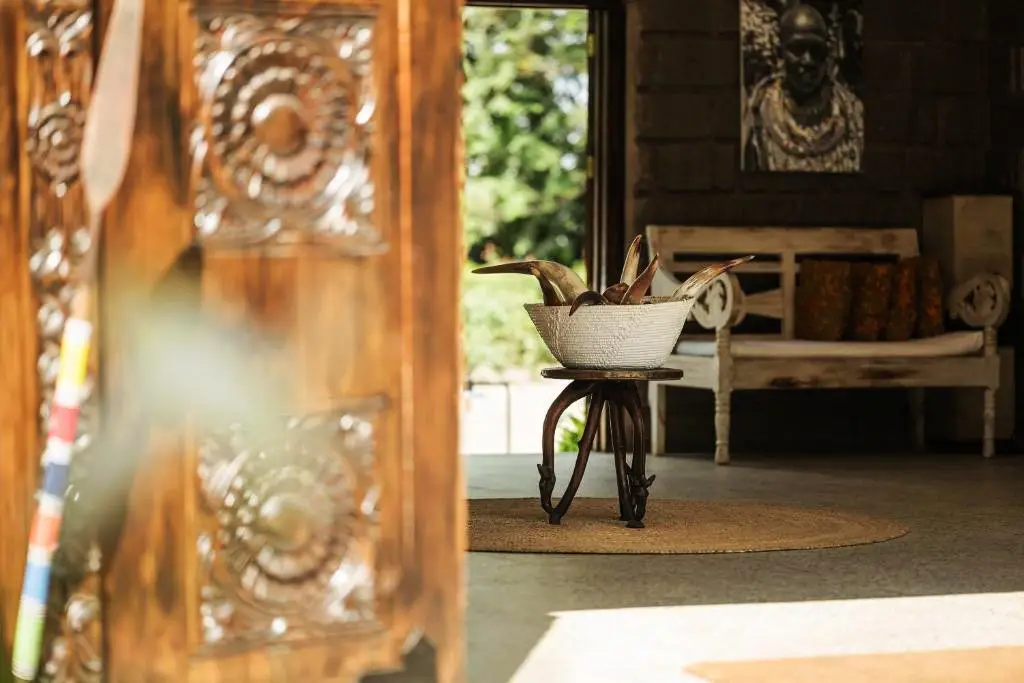Mtone River Lodge in Arusha, Tanzania met LAZY LION SAFARIS