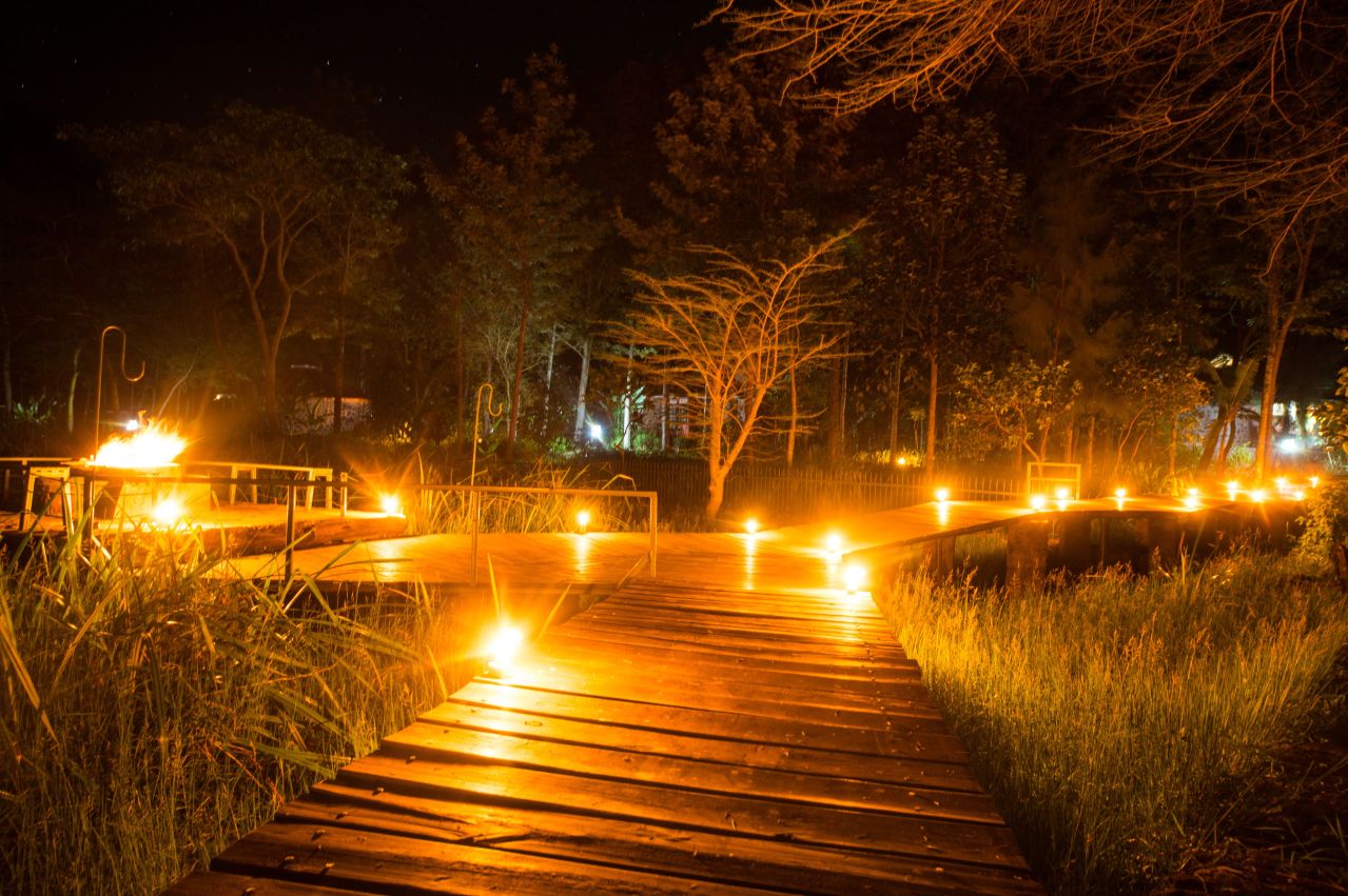 Kiboko Lodge, lighten path-min